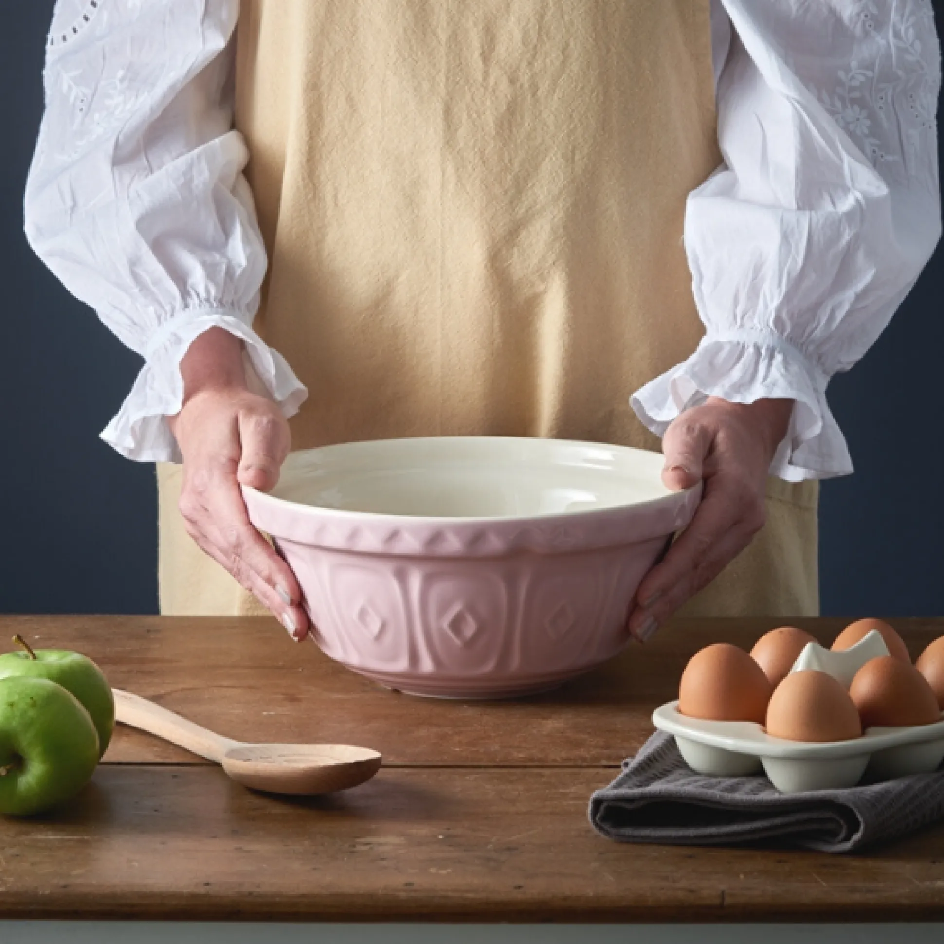Colour Mix S24 Powder Pink Mixing Bowl 24cm