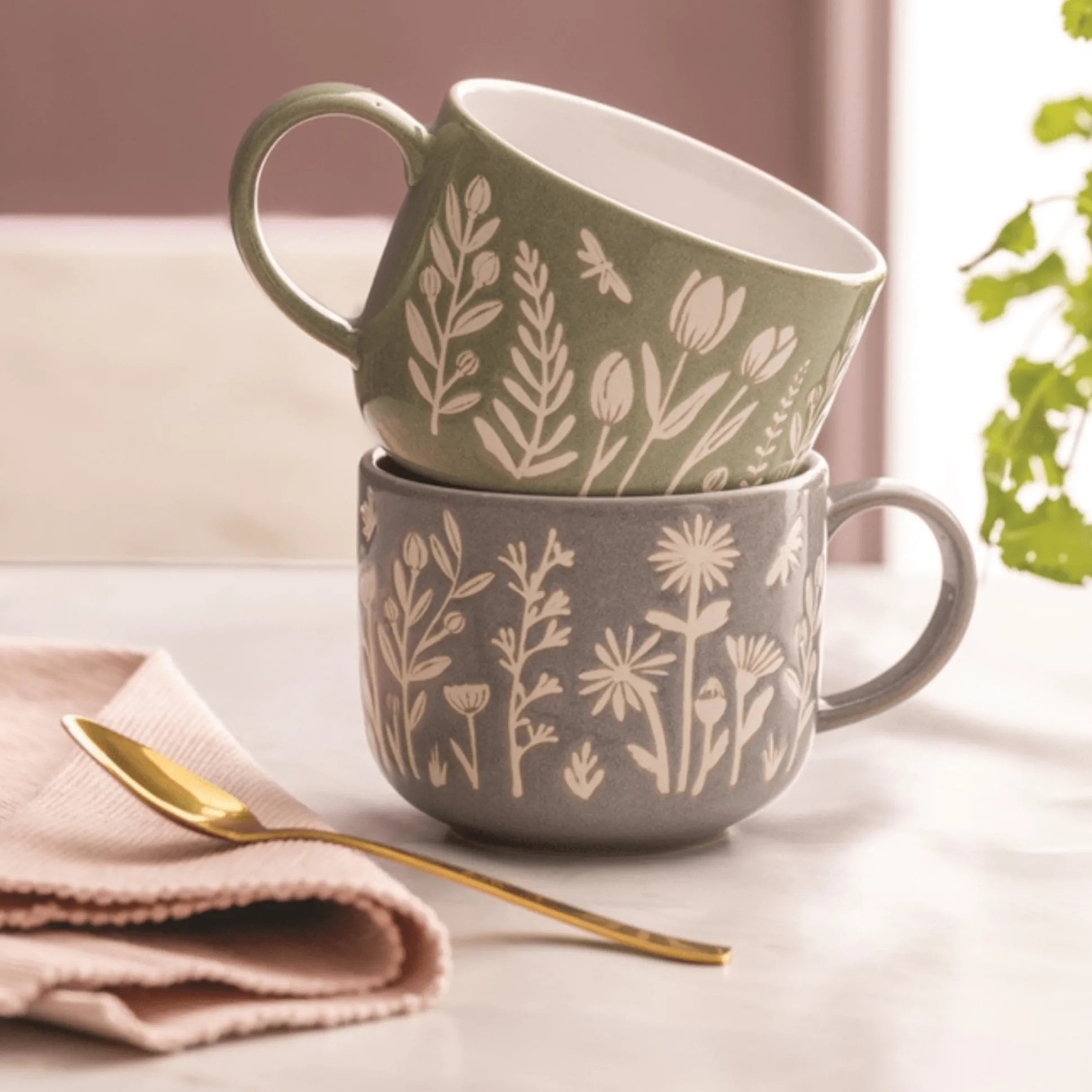 In The Meadow Set Of 4 Blue Daisy Mugs 400ml