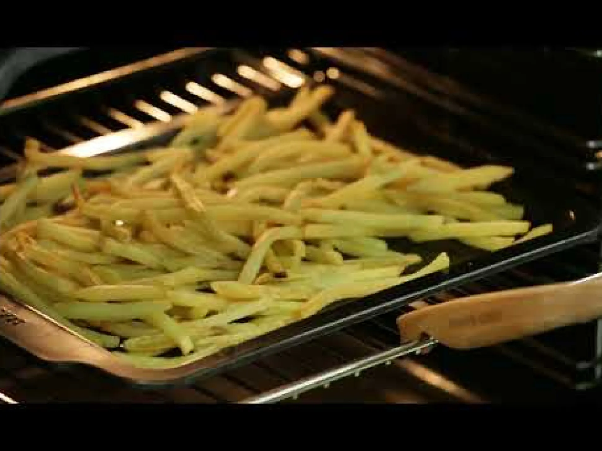 Innovative Kitchen Turner & Rack Grabber