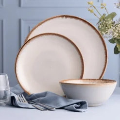 Reactive Cream Set Of 4 Dinner Plates