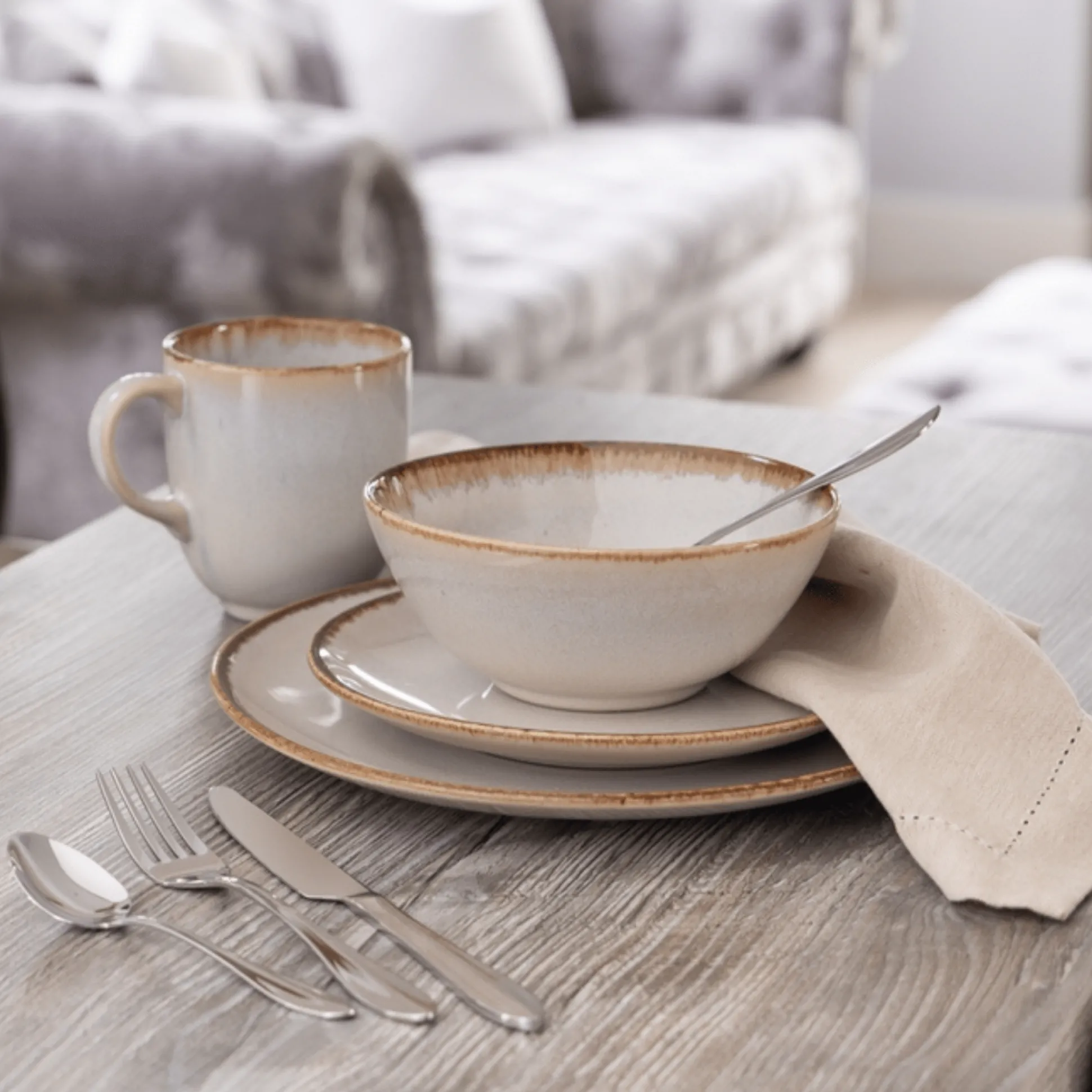 Reactive Cream Set Of 4 Side Plates